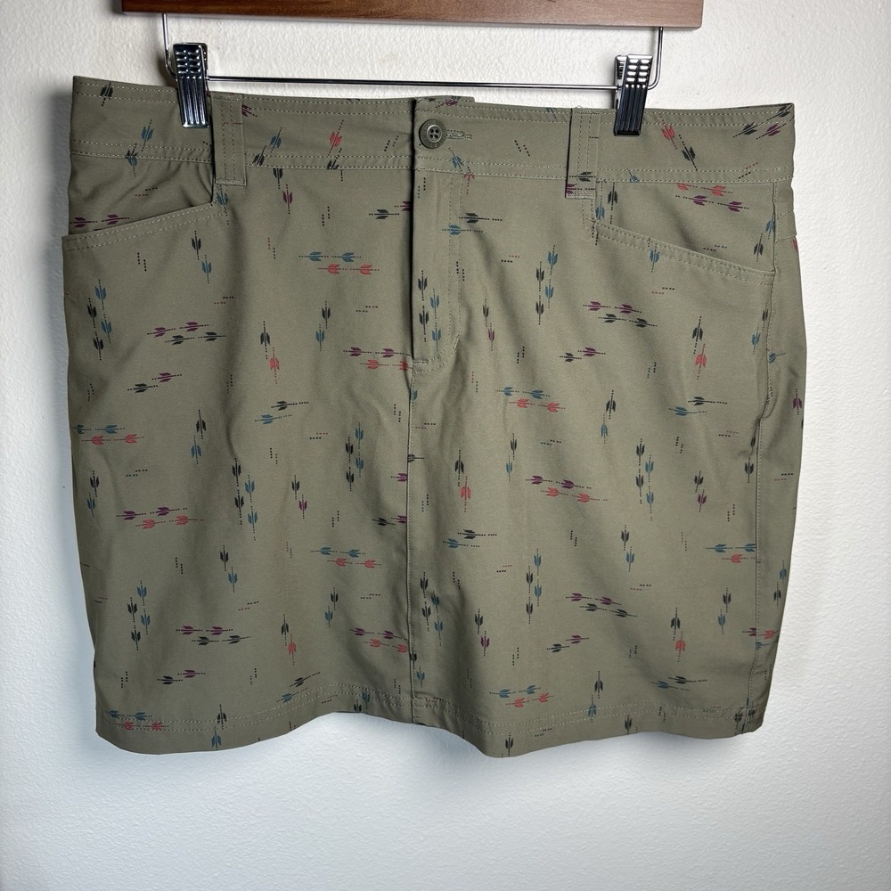 Eddie Bauer Women 12 Green Skort Skirt Hiking Arrow Print